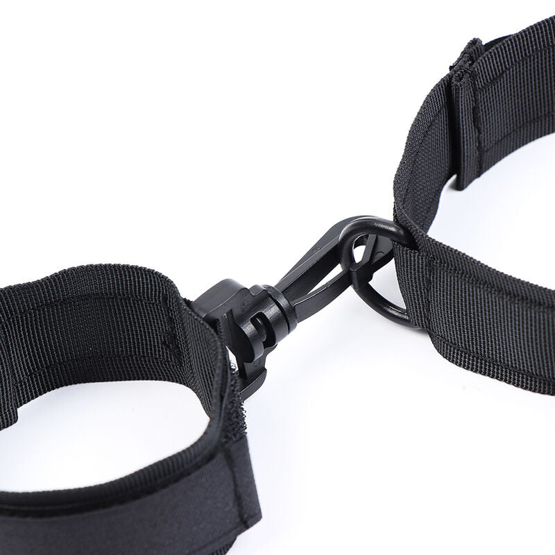 Ohmama Fetish Manette - Accessorio intimo - in mano per le dimensioni