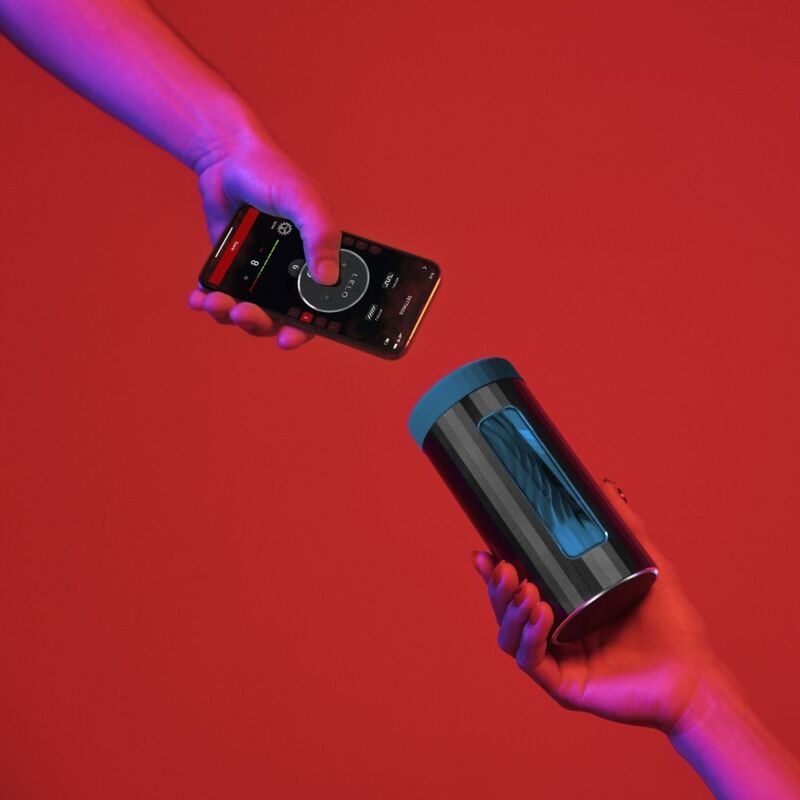 LELO F1S V3 abbinato all'app LELO sullo smartphone