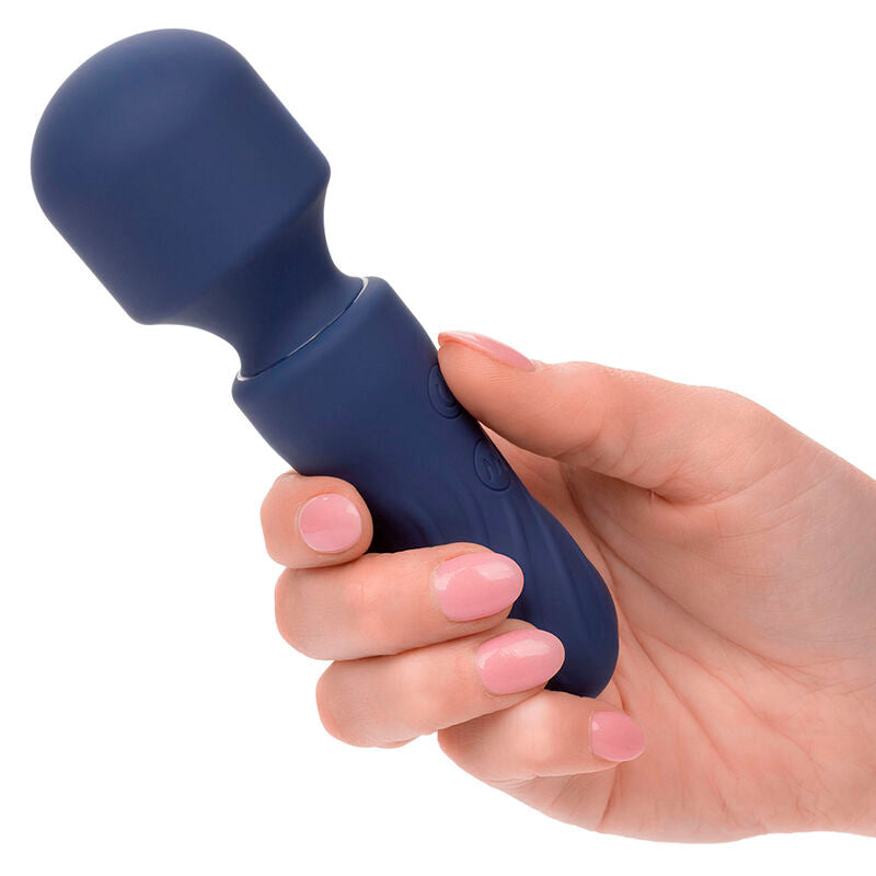 Calexotics Charisma Charm - Massaggiatore wand - in mano per le dimensioni