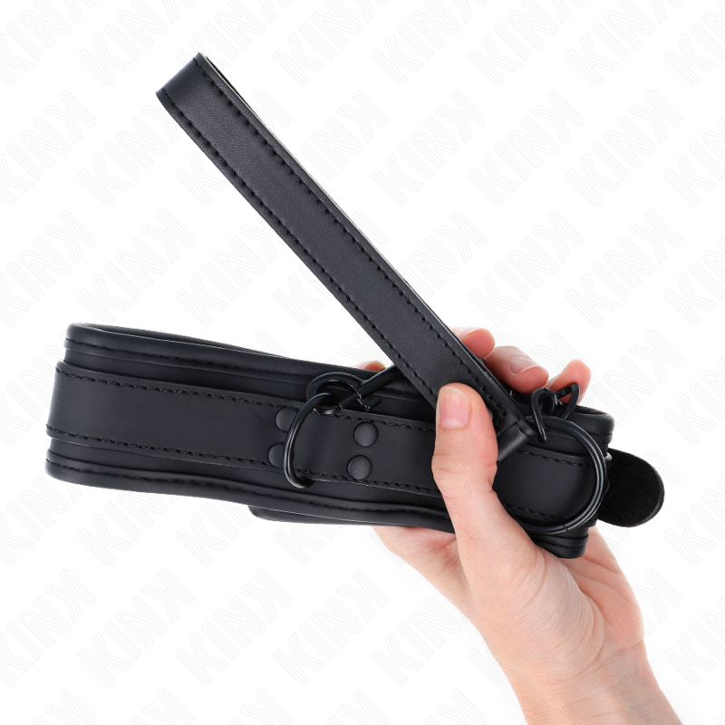 Kink Collare Bondage - Accessorio intimo - in mano per le dimensioni