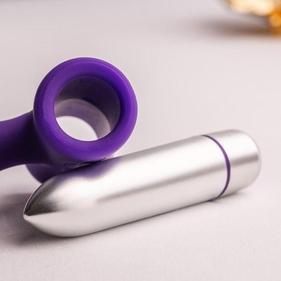 Rocks-Off Petite Sensations Teazer Plug - Accessorio intimo, colore viola - in mano per le dimensioni
