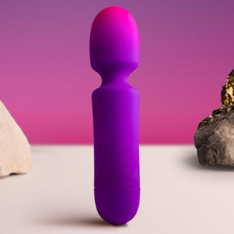 Rocks-Off Glo Girl - Massaggiatore doppio - in mano per le dimensioni