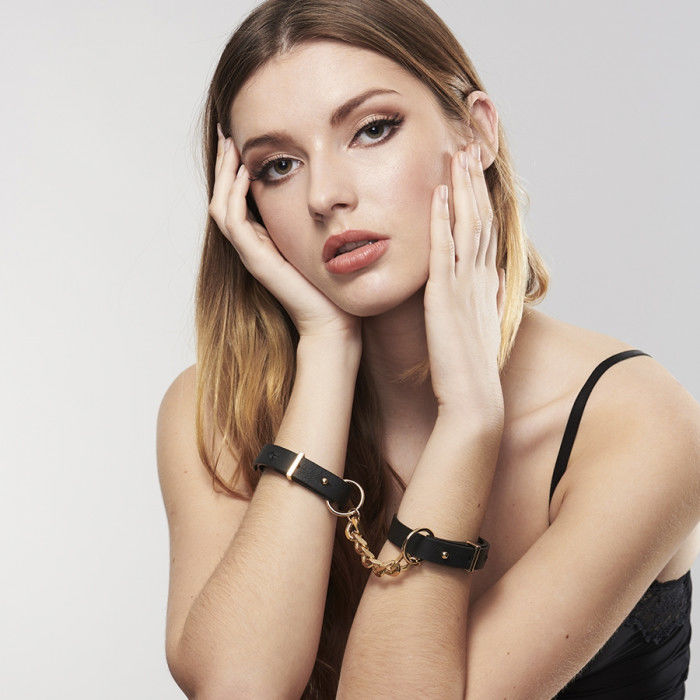Bijoux Indiscrets Manette Braccialetti Neri - Accessorio intimo - dettaglio