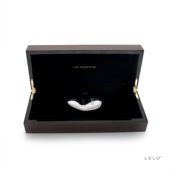 LELO Yva - Mini massaggiatore, colore standard - in mano per le dimensioni